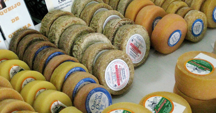 Taste the best Portuguese cheeses/ Wikipedia