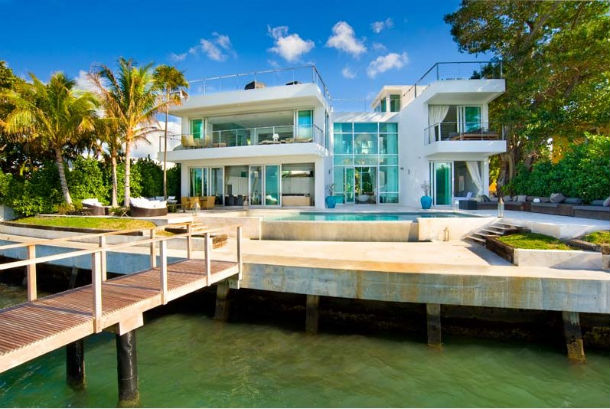 casas de sonho: mansão de luxo à beira-mar azul turquesa (miami ...