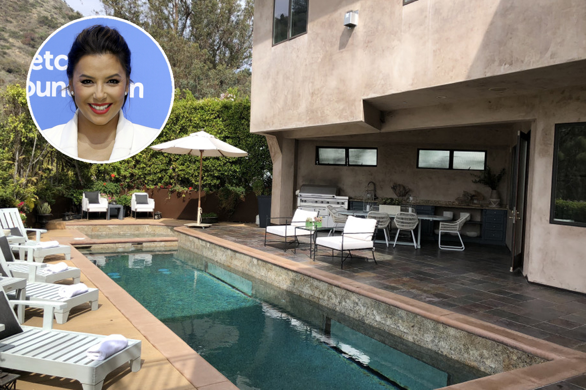 A mansão tem piscina