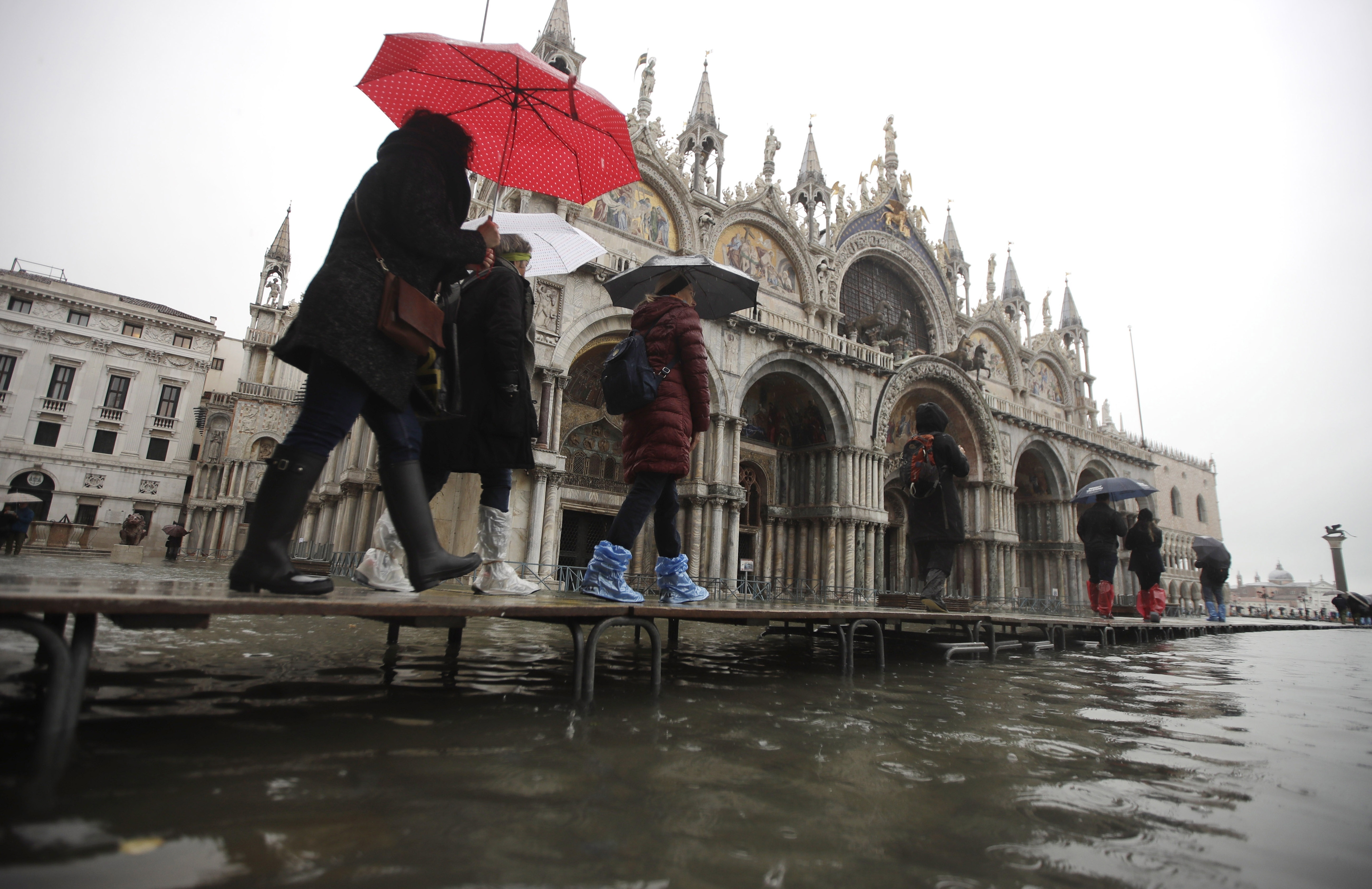 “Maré alta” em Veneza: os estragos de uma das piores inundações em 60 anos