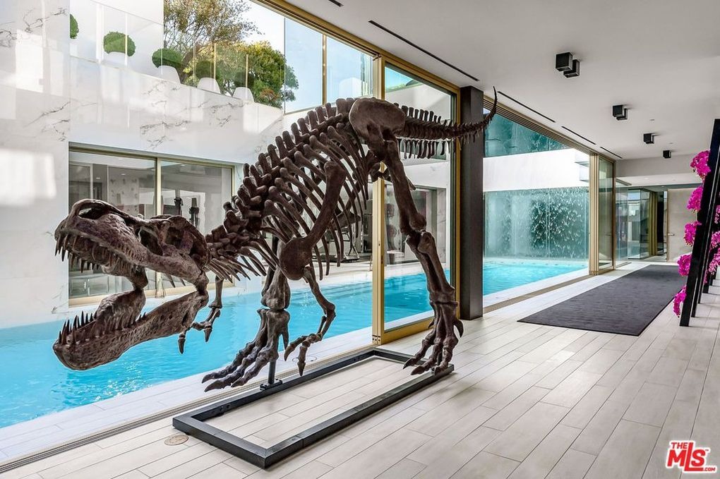 Mansão Opus Beverly Hills muda de nome e volta ao mercado por 55