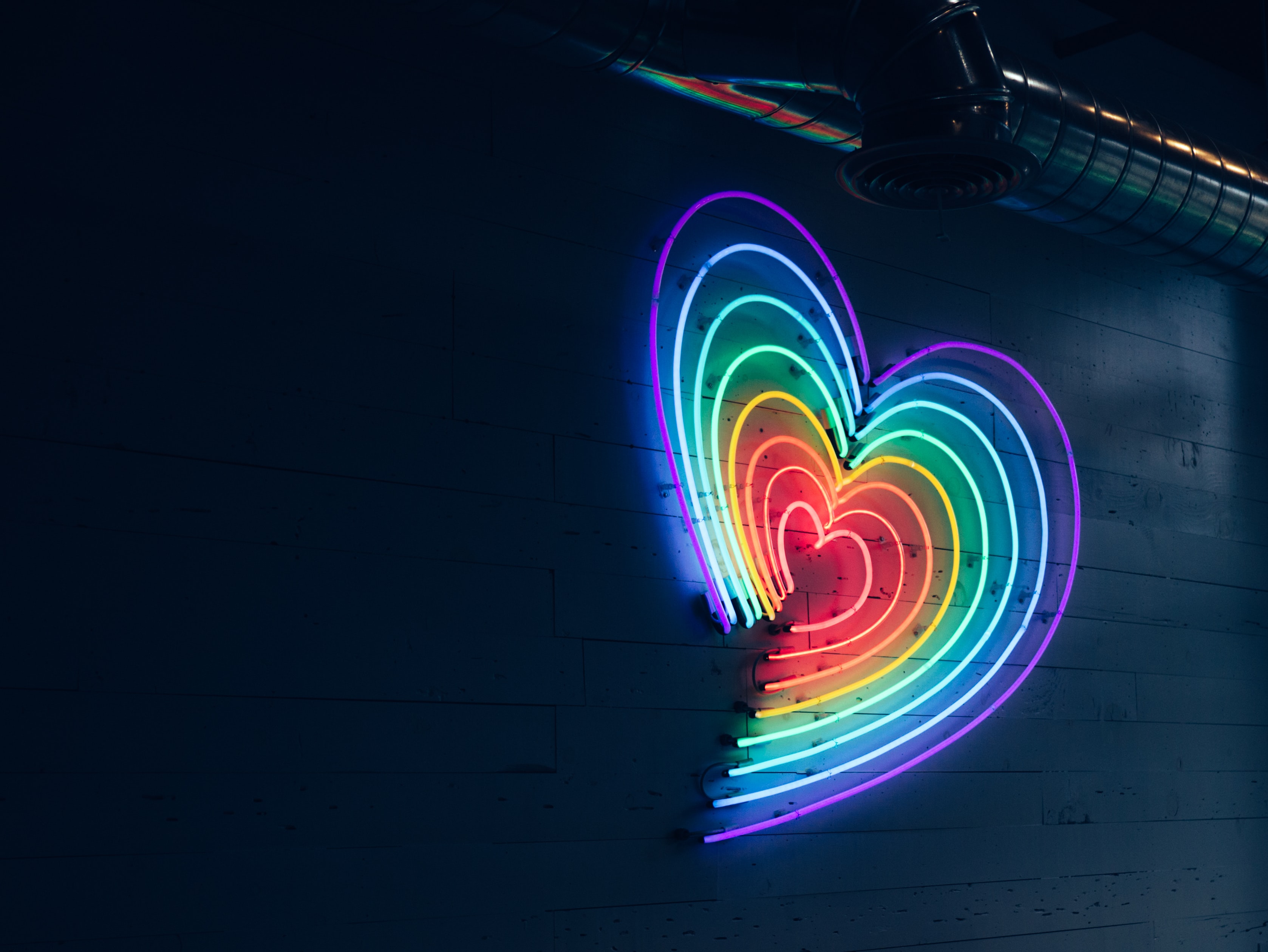 Arco-íris continua a brilhar: as tendências do mercado residencial LGBTI