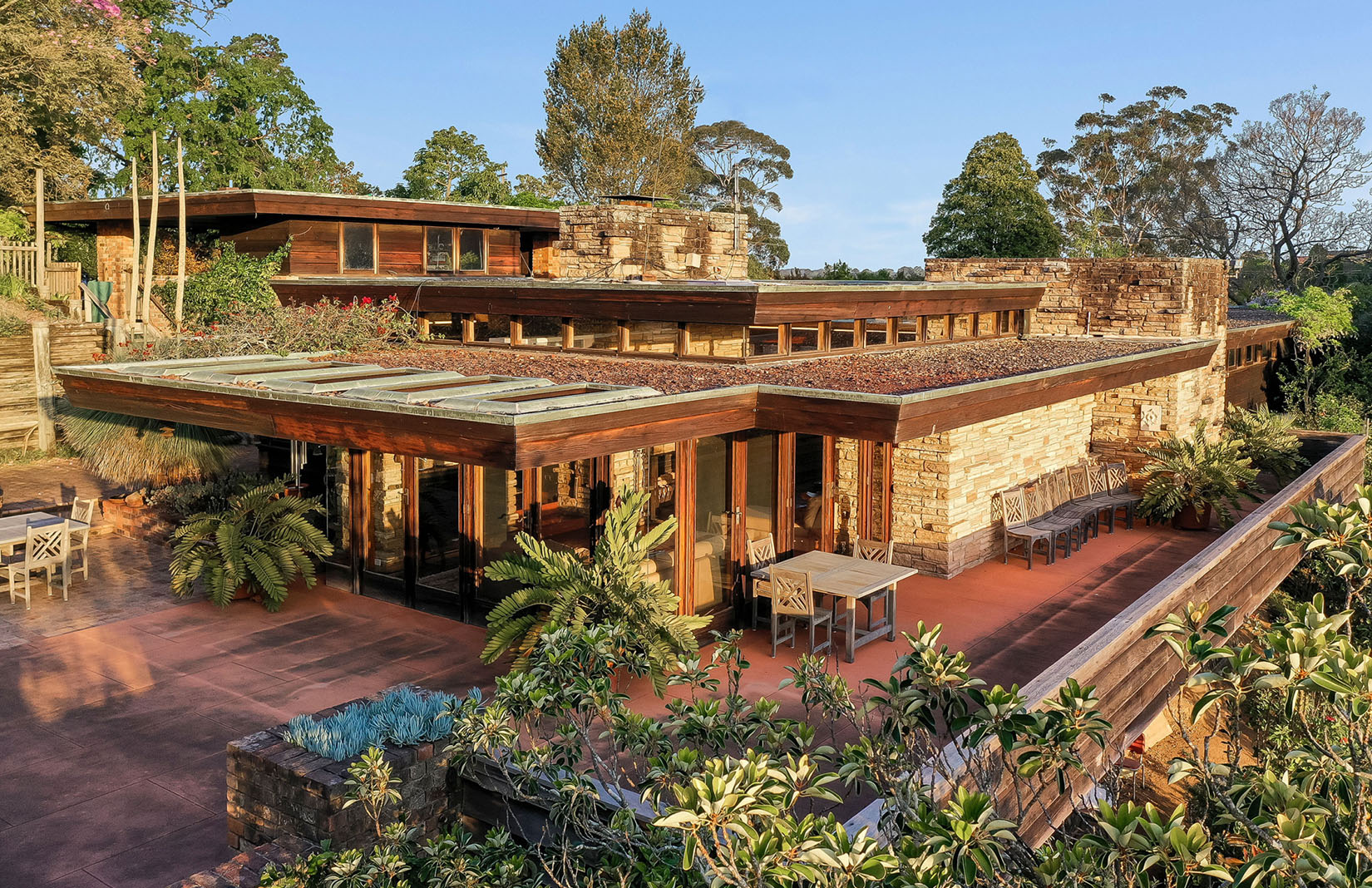 Uma espetacular casa na Austrália que integra o modernismo orgânico