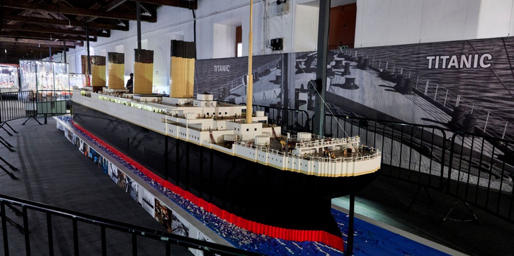 Exposição com peças LEGO