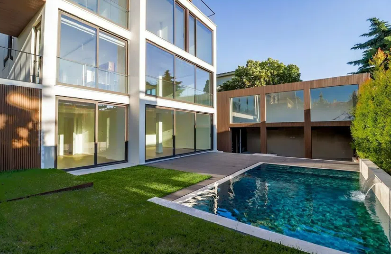 Casa de luxo no Restelo, em Lisboa