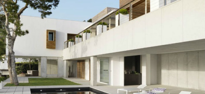 Pure-White-House-01