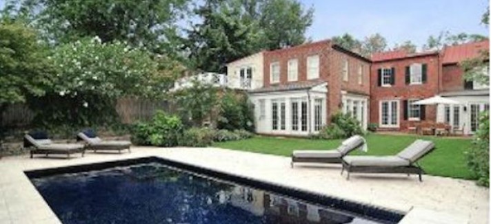 lovely-back-yard-with-pool