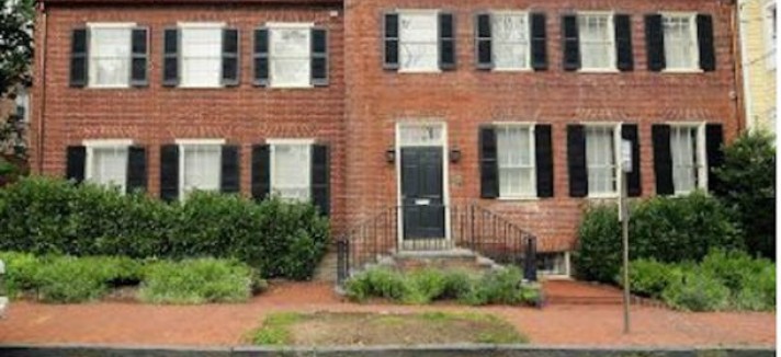 the-front-of-2613-dumbarton-northwest