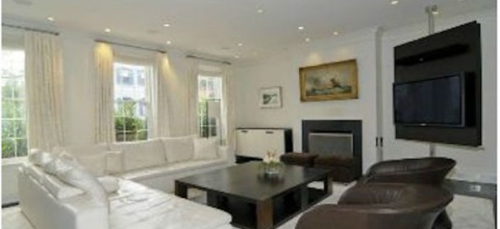 theres-a-lovely-living-room