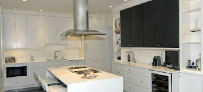 with-plenty-of-space-for-multiple-cooks