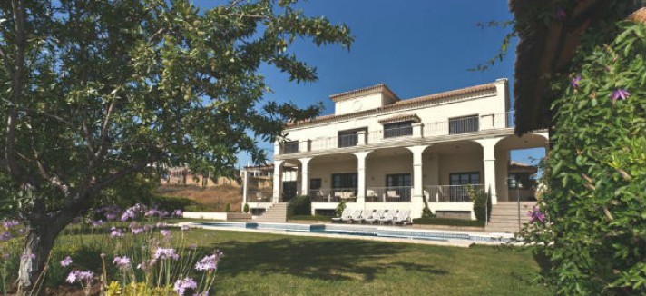 Contemporary-Spanish-Villa-Marbella-10