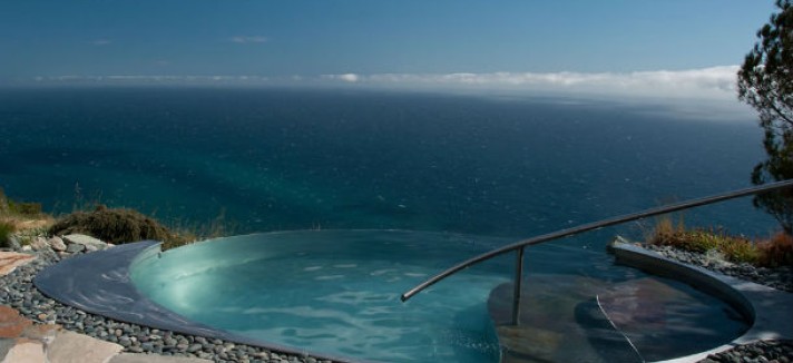 Infinity-pool-hotter-than-any-bath-Post-Ranch-Inn-honeymooning-in-California
