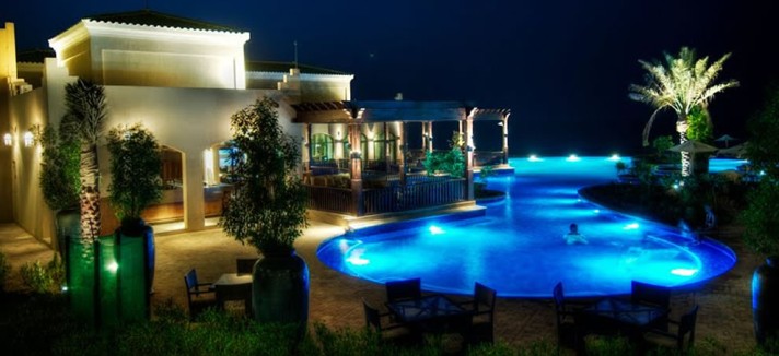infinity-pool-at-the-Desert-Islands-Resort-on-Sir-Bani-Yas-Island-Abu-Dhabi