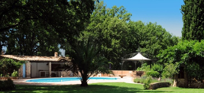 800x600_pool-and-gardenl