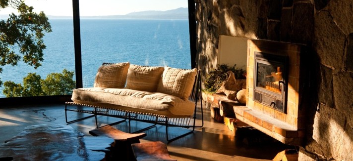 living-room-lake-view.jpg.1024x0