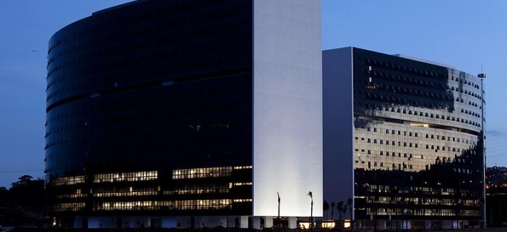 800px-Cidade_Administrativa_MG_2