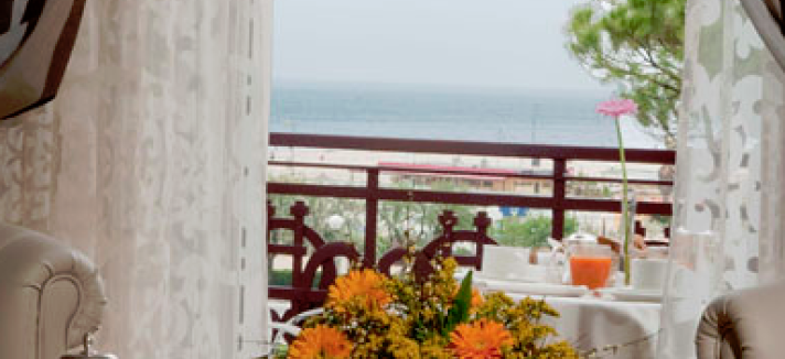 FireShot_Screen_Capture_072_-_Grand_Hotel_Rimini_albergo_5_stelle_lusso_riviera_romagnola_-_Phot