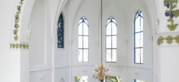 Church-conversion-into-a-residence-in-Utrecht-by-zecc-architects-yatzer-24