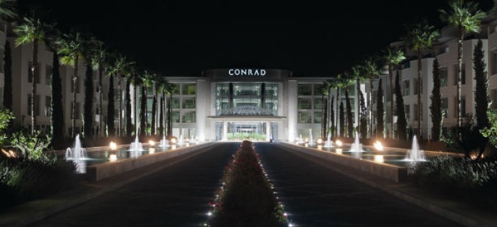 Hotel_Entrance_Night_CMYK