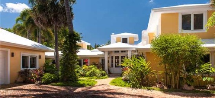 Olivia-Newton-Johns-home-6039a4-573x430