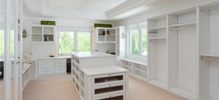 closet-7d5662-573x430