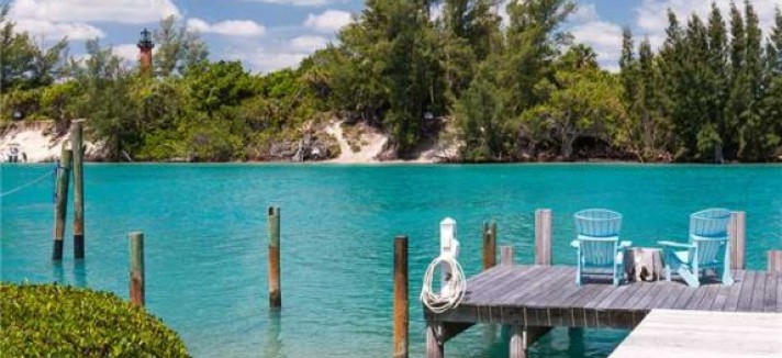 dock-2-bf01b3-573x430