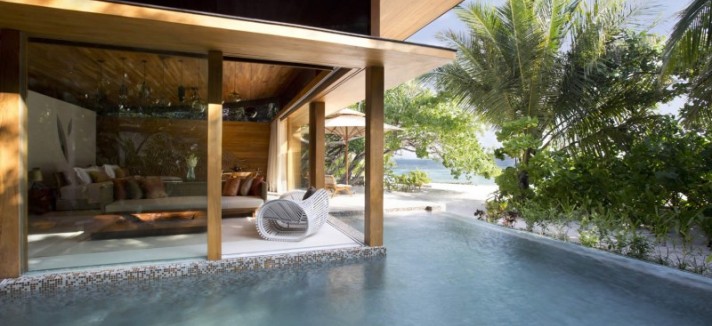 Coco-Prive-Kuda-Hithi-Island-10-800x533