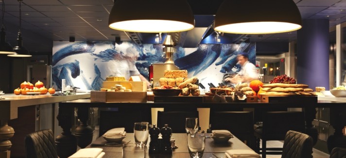 Luxury-Hotel-Amsterdam-00