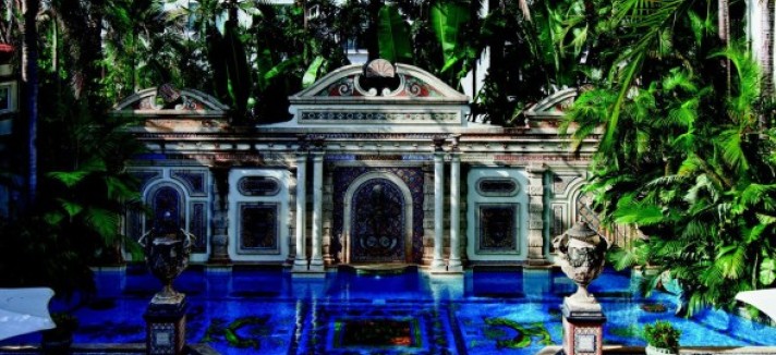 Versaces-gold-lined-pool-ec90cd-589x391