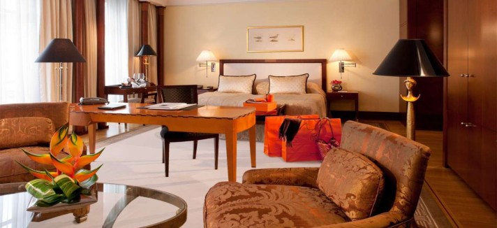 SetWidth1300-Junior-Suite-Unter-den-Linden-Hotel-Adlon-Kempinski