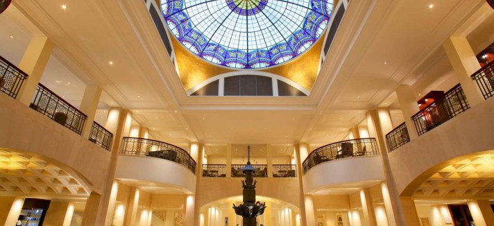 SetWidth1300-Lobby-Glass-Ceiling-2