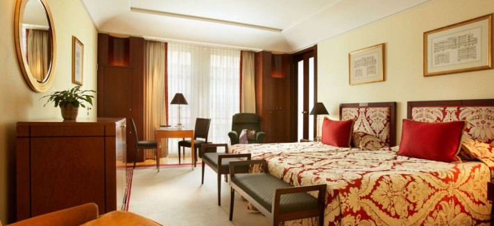 SetWidth1300-Superior-Deluxe-Room