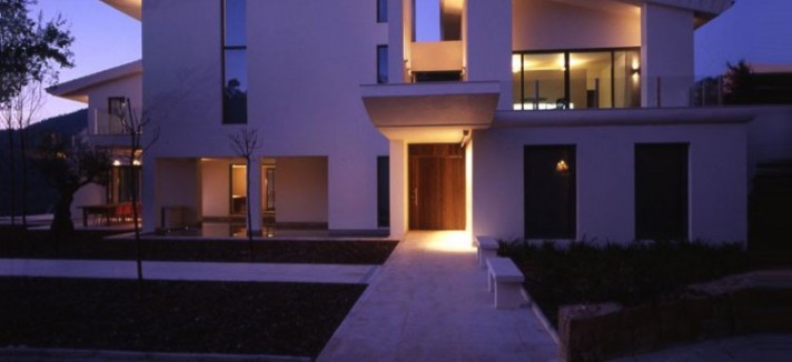 Zagaleta-House-01-750x729