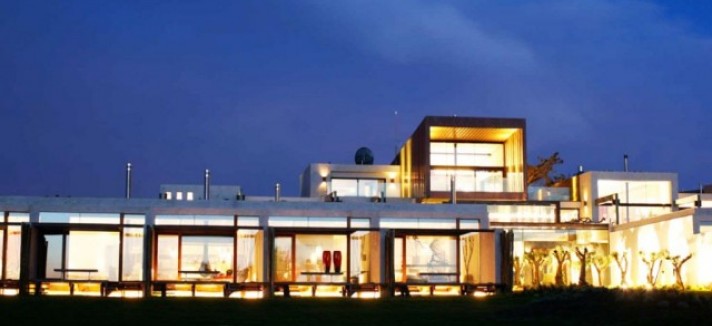 areiasdoseixo-luxury-portugal-hotel-exterior-1024x651-640x406