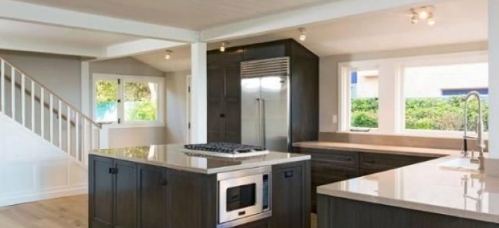 Leonardo-DiCaprio-malibu15