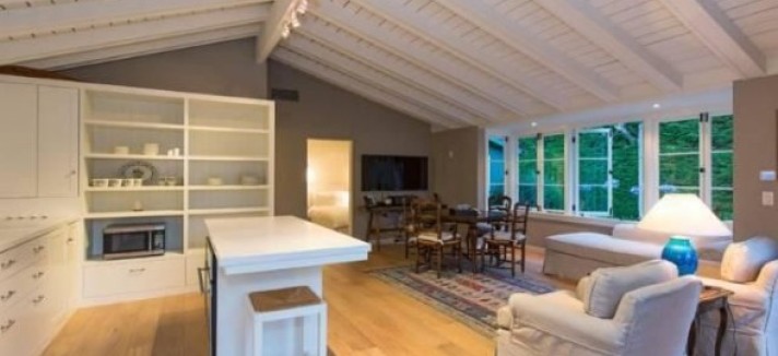 Leonardo-DiCaprio-malibu9