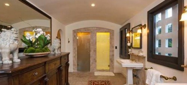 robert-pattinson-casa-los-angeles-12