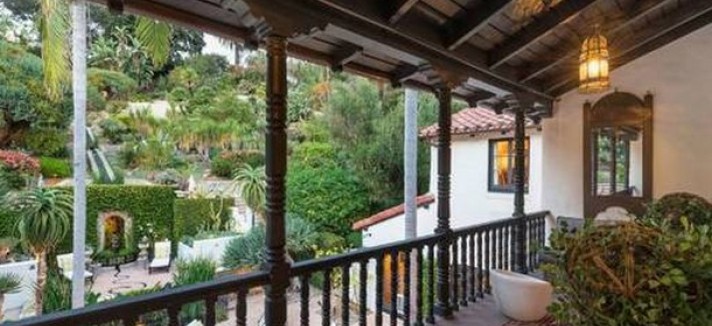 robert-pattinson-casa-los-angeles-13