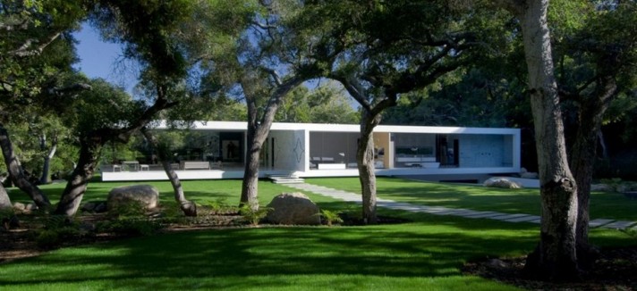 The-Luxury-Glass-Pavilion-House-by-Steve-Hermann