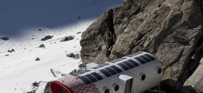 Refúgio Gervasutti, uma casa portátil construída a pensar nos aventureiros que escalam o Mont Blanc nos Alpes italianos