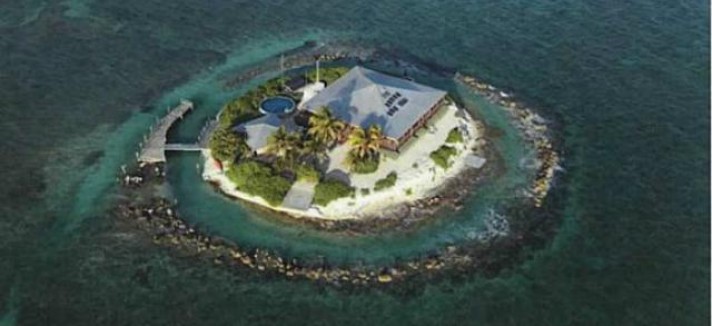 Ilha (E Sister Rock) à venda na Flórida por 9,9 milhões de dólares (8,5 milhões de euros)