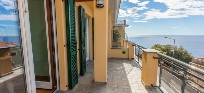 Apartamento T4 à venda em Chiavari, Genova, Liguria