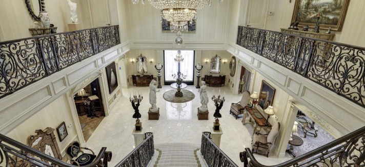 found-on-trulia-white-house-foyer