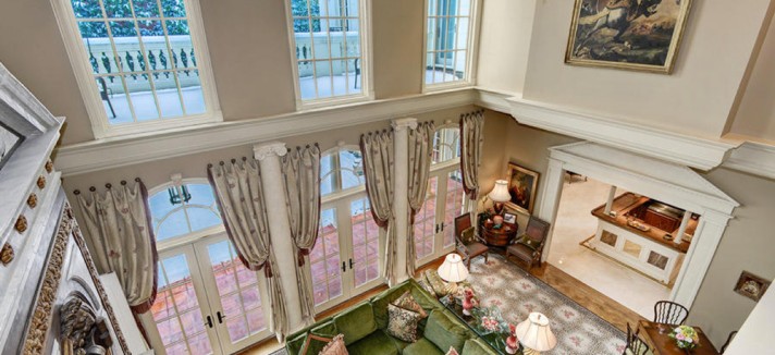 found-on-trulia-white-house-living-room