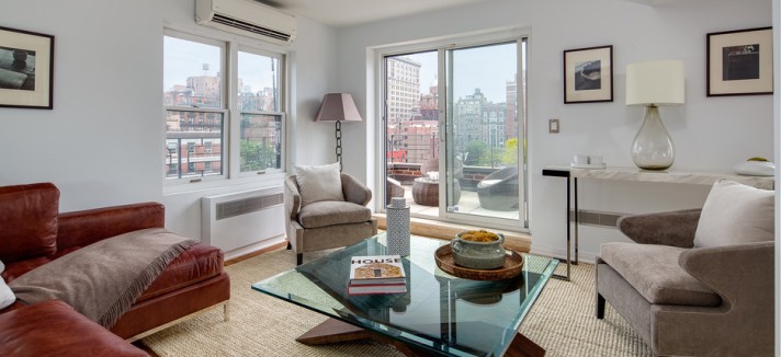 julia-roberts-family-room