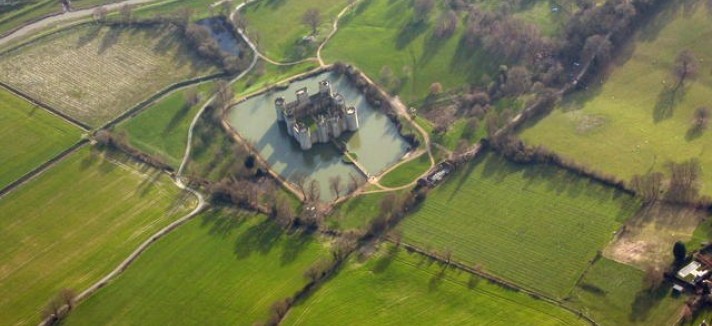 bodiam_castle_00