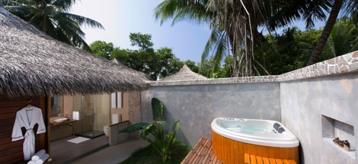 008-beach-villas-with-jacuzzi
