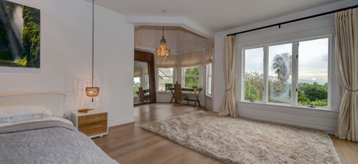 chris-hemsworth-elsa-pataky-house-in-malibu-for-sale-bedroom