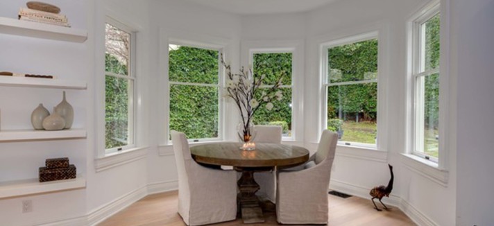 chris-hemsworth-elsa-pataky-house-in-malibu-for-sale-breakfast-nook-2