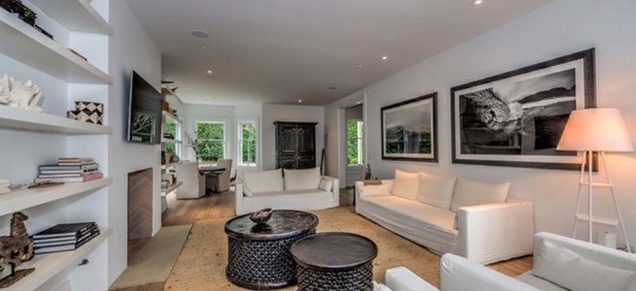 chris-hemsworth-elsa-pataky-house-in-malibu-for-sale-living-room-2